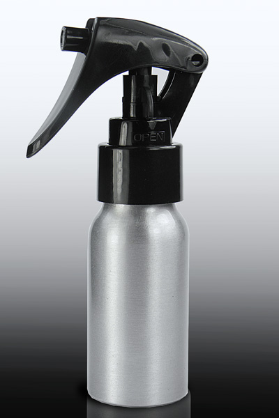 aluminium bottle with spray attachment suitable for aromatic waters